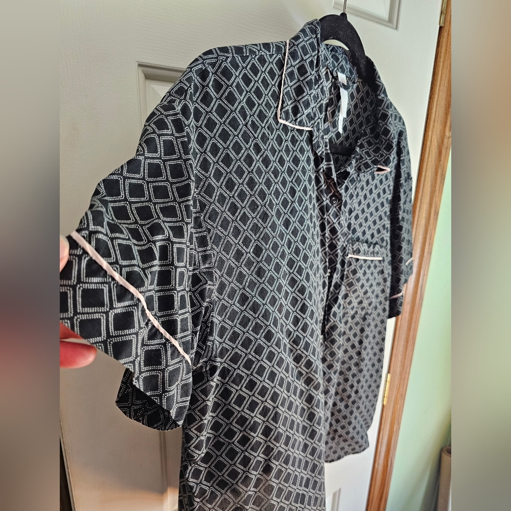 Stars Above Black Diamond Pink Trim Button Down Sleep Shirt (Size L) - Picture 4 of 7